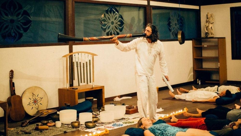 Sound healing med Shervin Boloorian